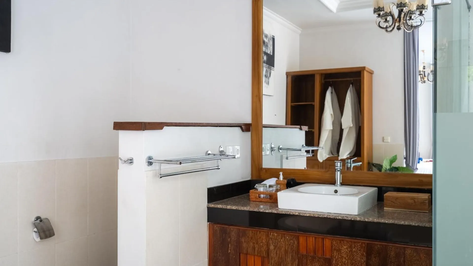 Bali Road House Villa Seminyak  Indonesia