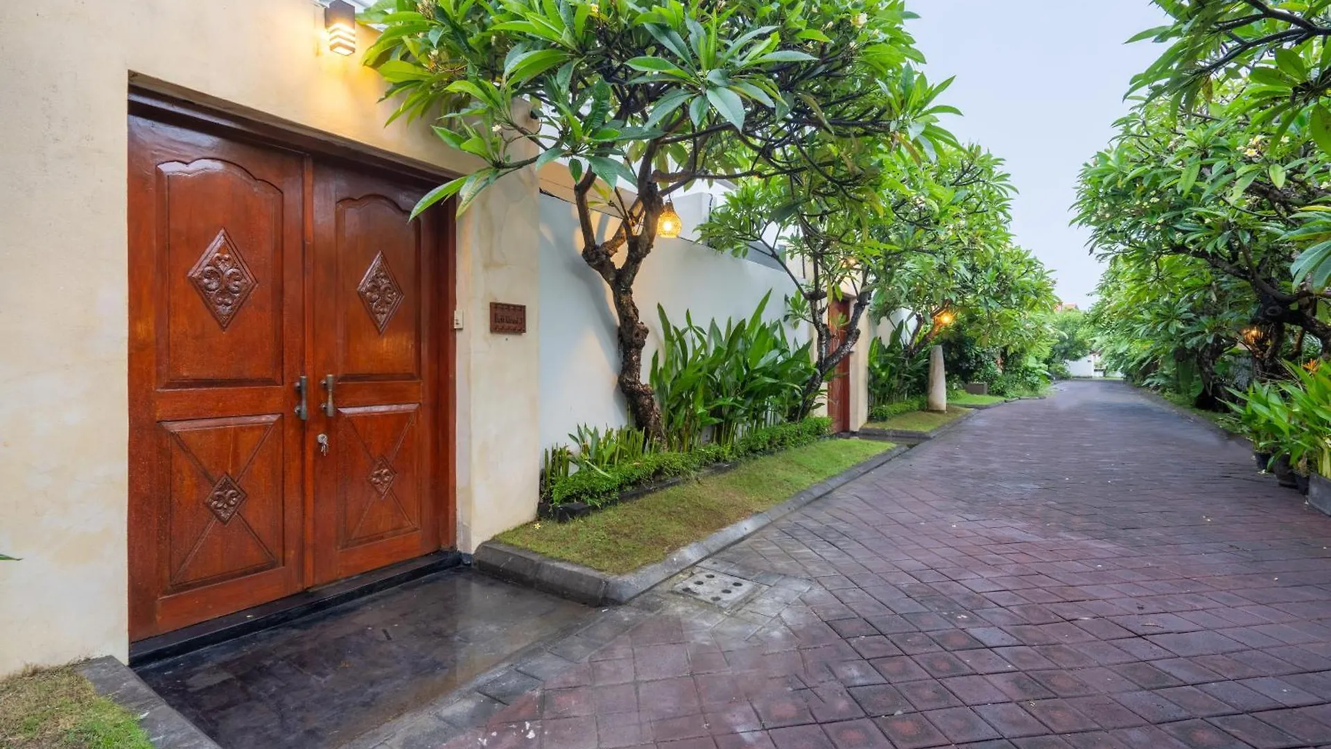 Bali Road House Villa Seminyak