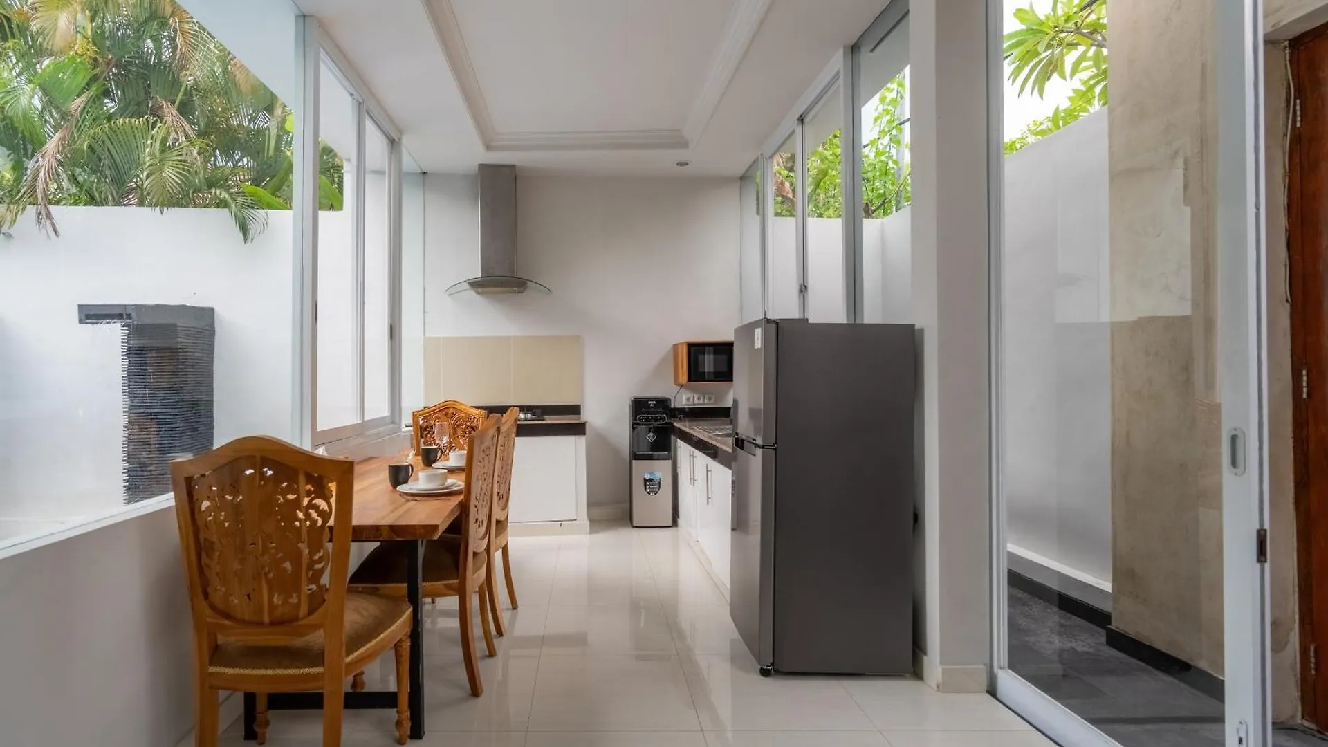 Bali Road House Villa Seminyak  Indonesia